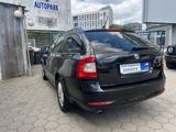 Skoda Octavia 1.6 TDI Elegance Combi*Navi*Leder*Xenon - Skoda Octavia: Combi Elegance TDI