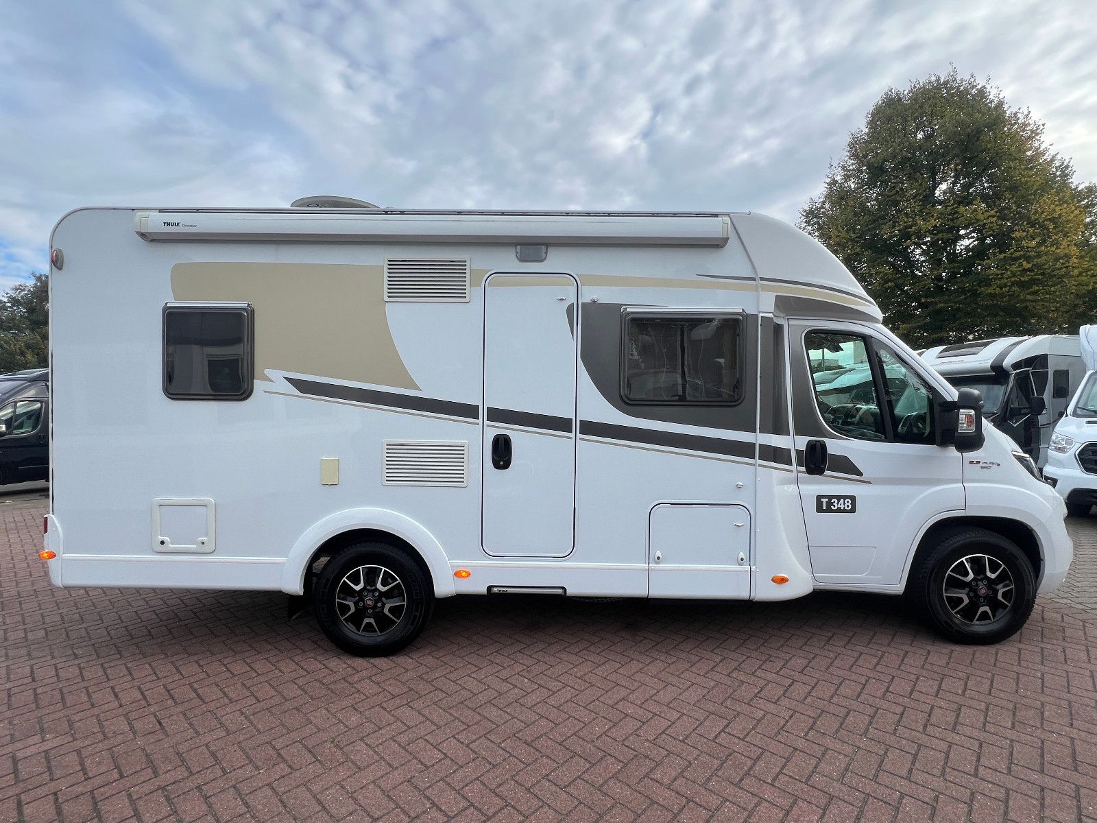 Fahrzeugabbildung Carado T 348 FIAT DUCATO 150 PS *1.HAND*DACHKLIMA*