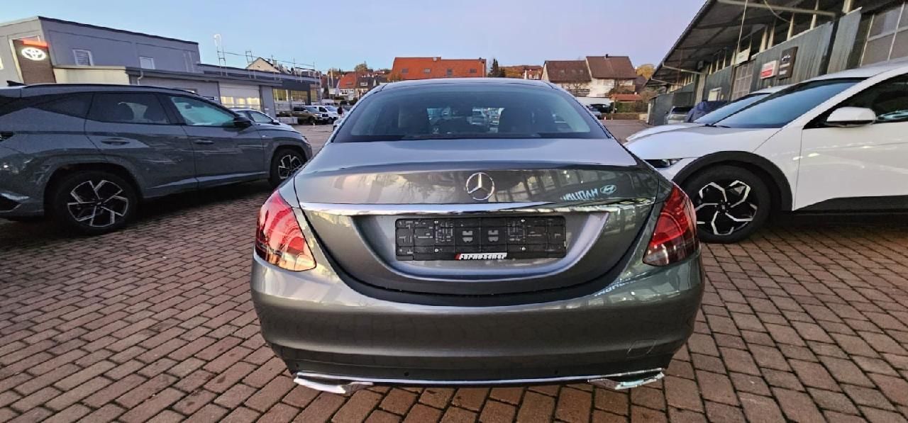 Fahrzeugabbildung Mercedes-Benz C Limousine C 180 Avantgarde