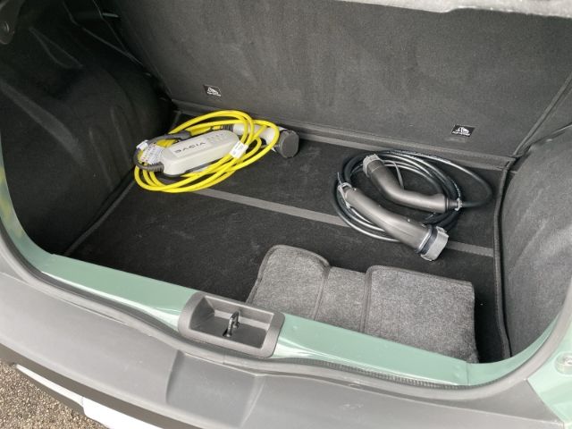 Fahrzeugabbildung Dacia Spring Electric 45 Essential Navi, Tempomat, Led