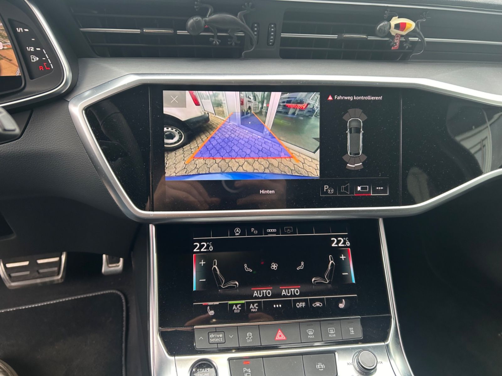 Fahrzeugabbildung Audi A6 Avant 40 TDI quattro sport Matrix Navi