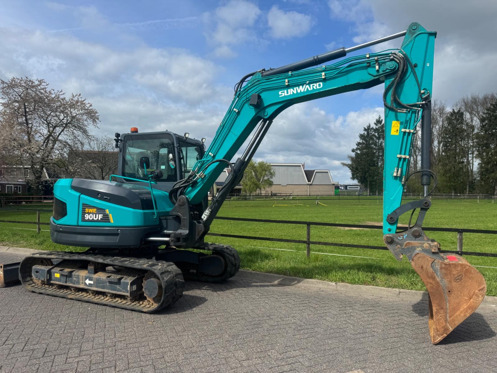 Sunward SWE90 UF