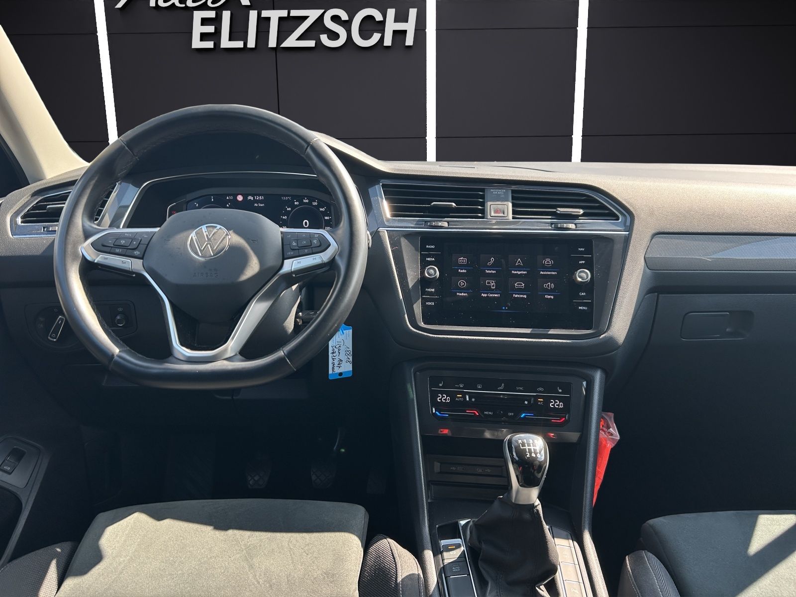 Fahrzeugabbildung Volkswagen Tiguan Allspace Life TDI IQ.Light ACC AHK SH LRH