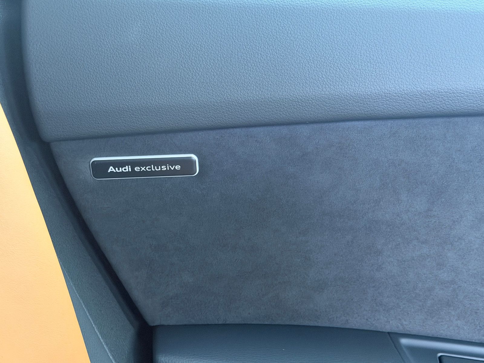 Fahrzeugabbildung Audi SQ8 4.0 TFSI quattro/EXCLUSIVE/ALCANTARA/BLACK