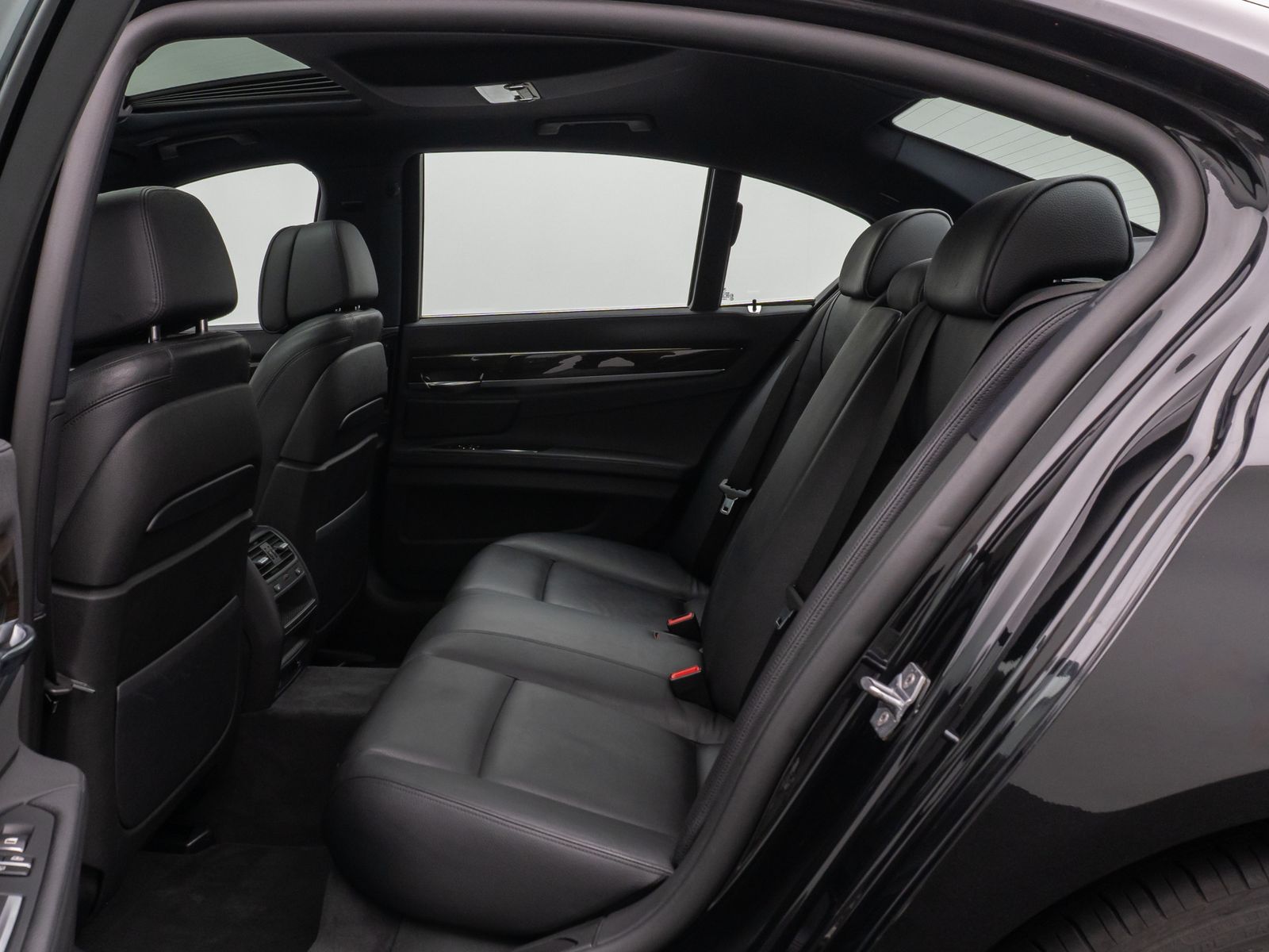 Fahrzeugabbildung BMW 740d xD Glasdach Kamera HUD HiFi Lenkrhzg SoftCl