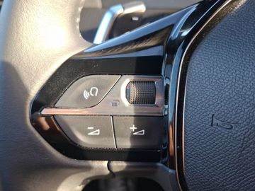 Peugeot 2008 Allure 1.2 PureTech 130 AHK+LED+SHZ+Alcant.