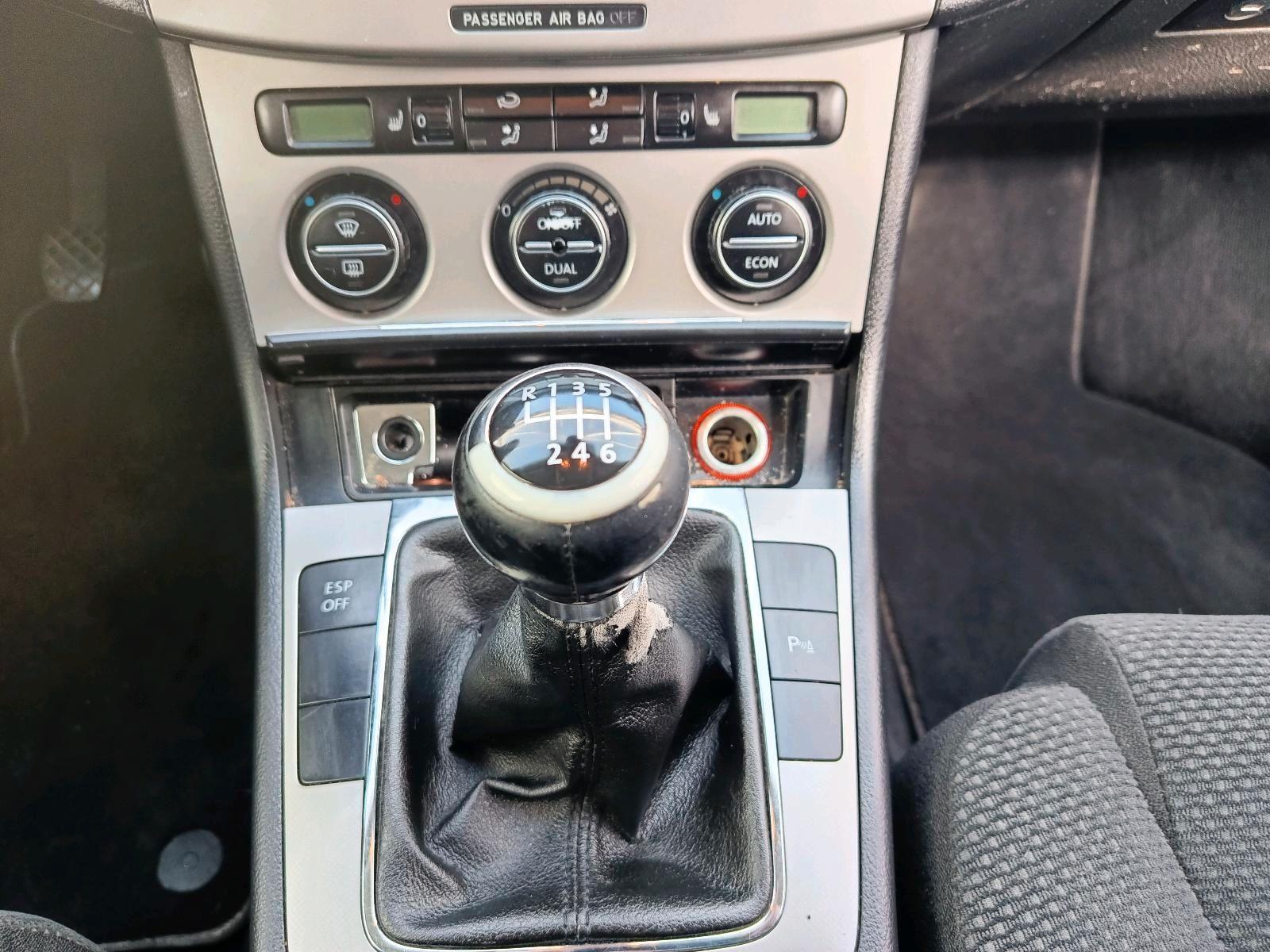 Volkswagen Passat 2007 — interior