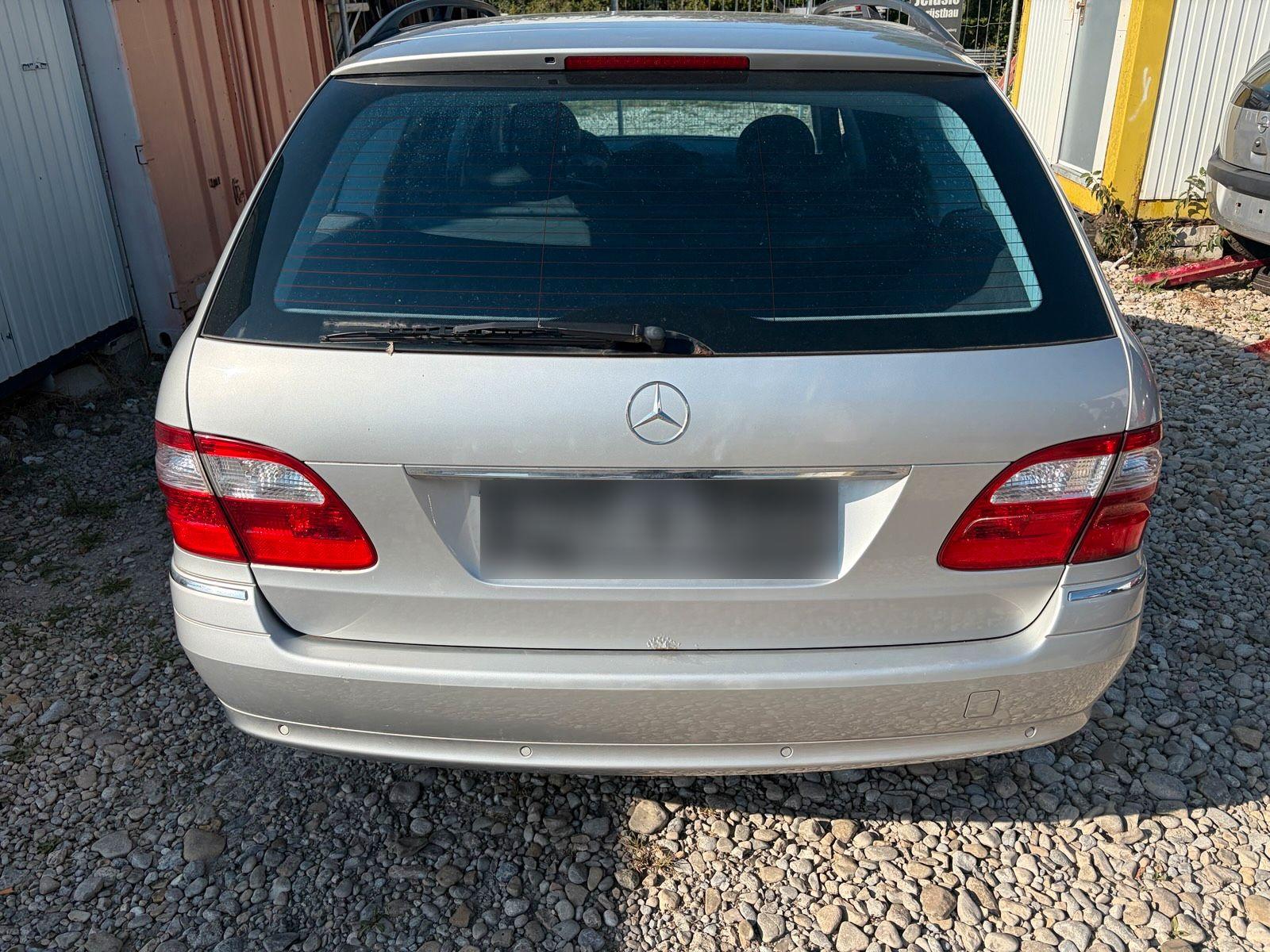Mercedes-Benz E320 2004 — photo 5
