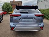 Toyota Highlander 2.5 Hybrid Luxury 7-Sitzer - Toyota: Hi Lux