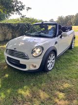 MINI COOPER_D Cabrio Cooper D - MINI MINI aus 2011 mit Diesel-Antrieb