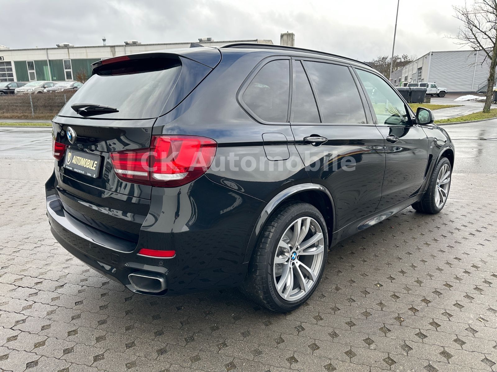 Fahrzeugabbildung BMW X5 xDrive 35i M-Sport/Navi/Pano/Head-Up/LED/AHK