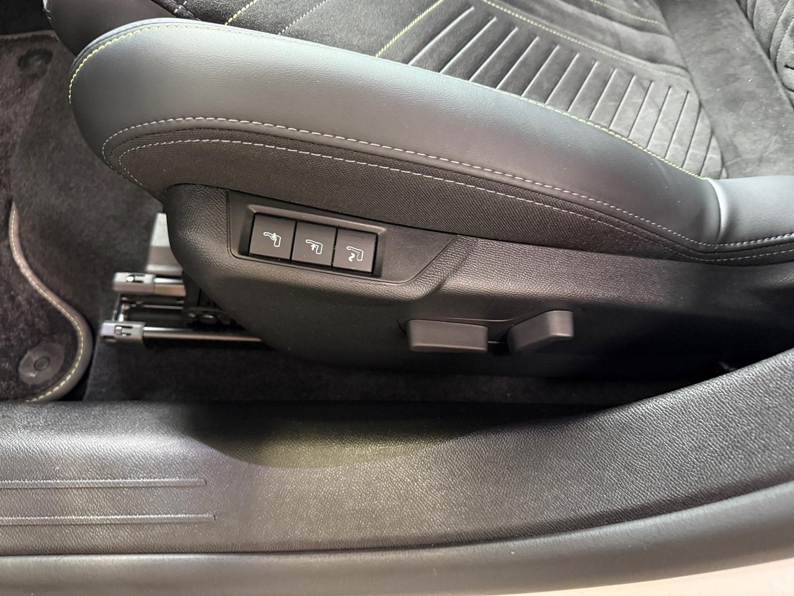 Peugeot 208 Hybrid 136 eDSC6 GT LED PDC Kamera DAB