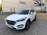 Hyundai Tucson Intro Edition 4WD Xenon KeylessGO Navi - gebrauchte Hyundai TUCSON aus dem Jahr 2015