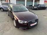Audi A3 Sportback ambiente - Audi A3 aus 2013: Limousine