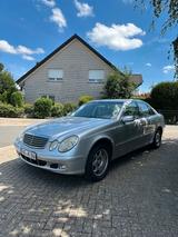 Mercedes-Benz Mercedes E 220 cdi Gutes Angebot wer heute... - Mercedes-Benz E 220 aus 2002