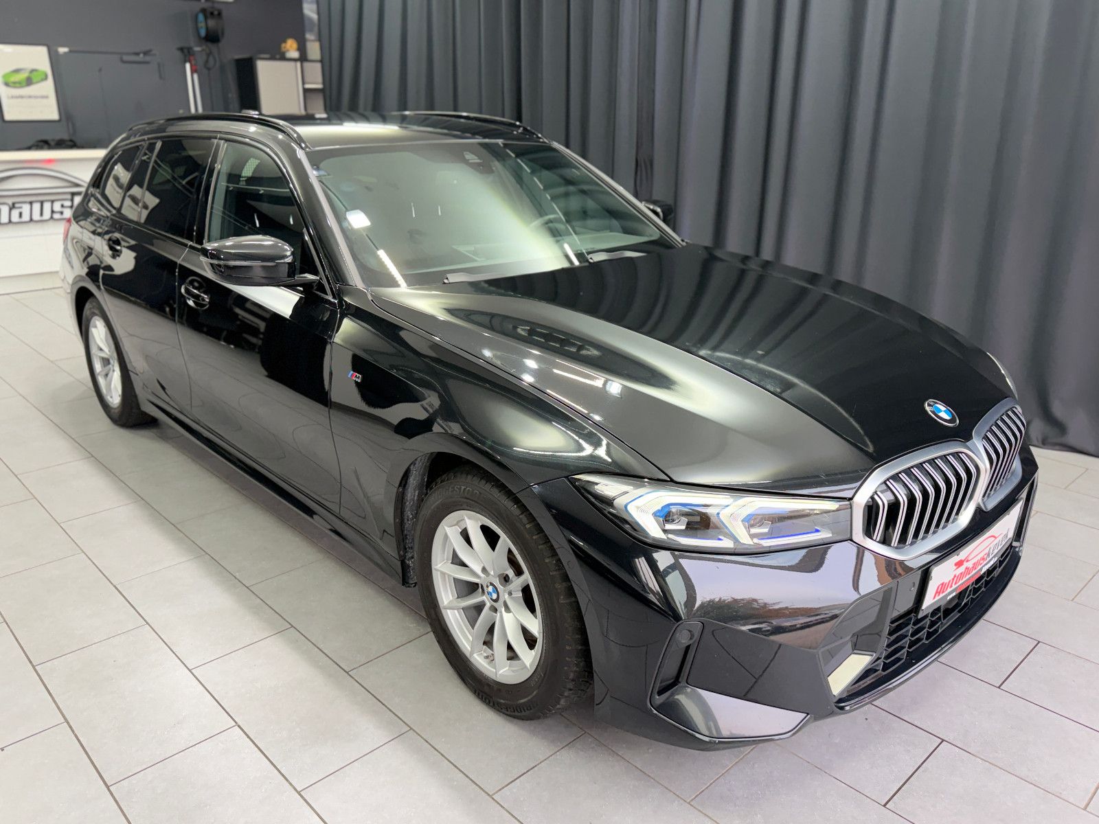 Fahrzeugabbildung BMW 320i Touring M Sport|HIFI|RF-CAM|ACC