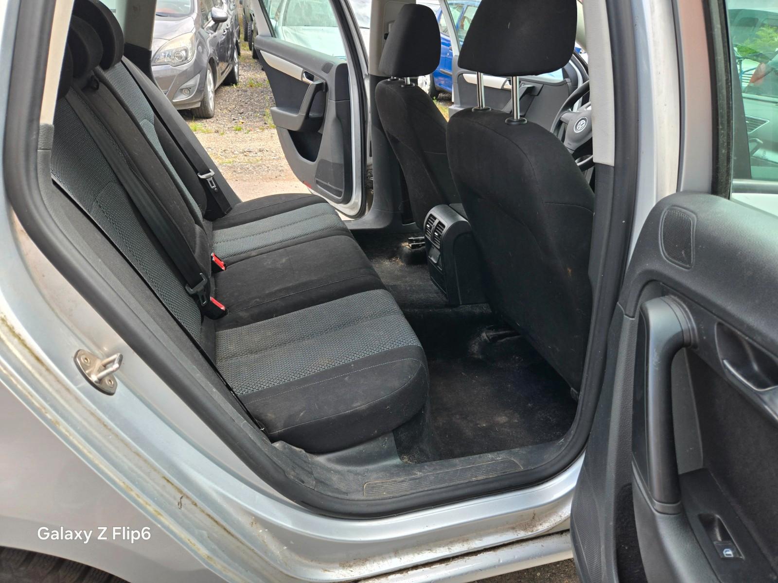 Volkswagen Passat 2013 — photo 15