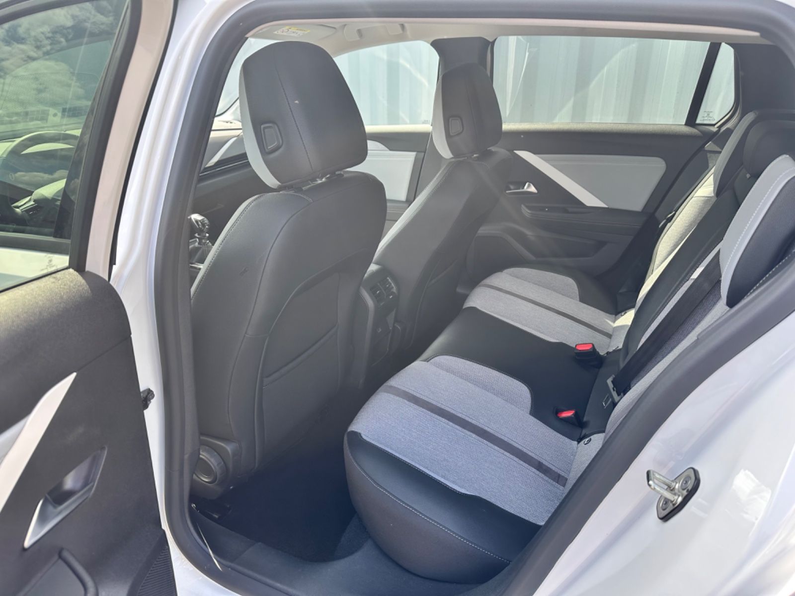 Fahrzeugabbildung Opel Astra L Sports Tourer Elegance Navi*Keyless*Kam.