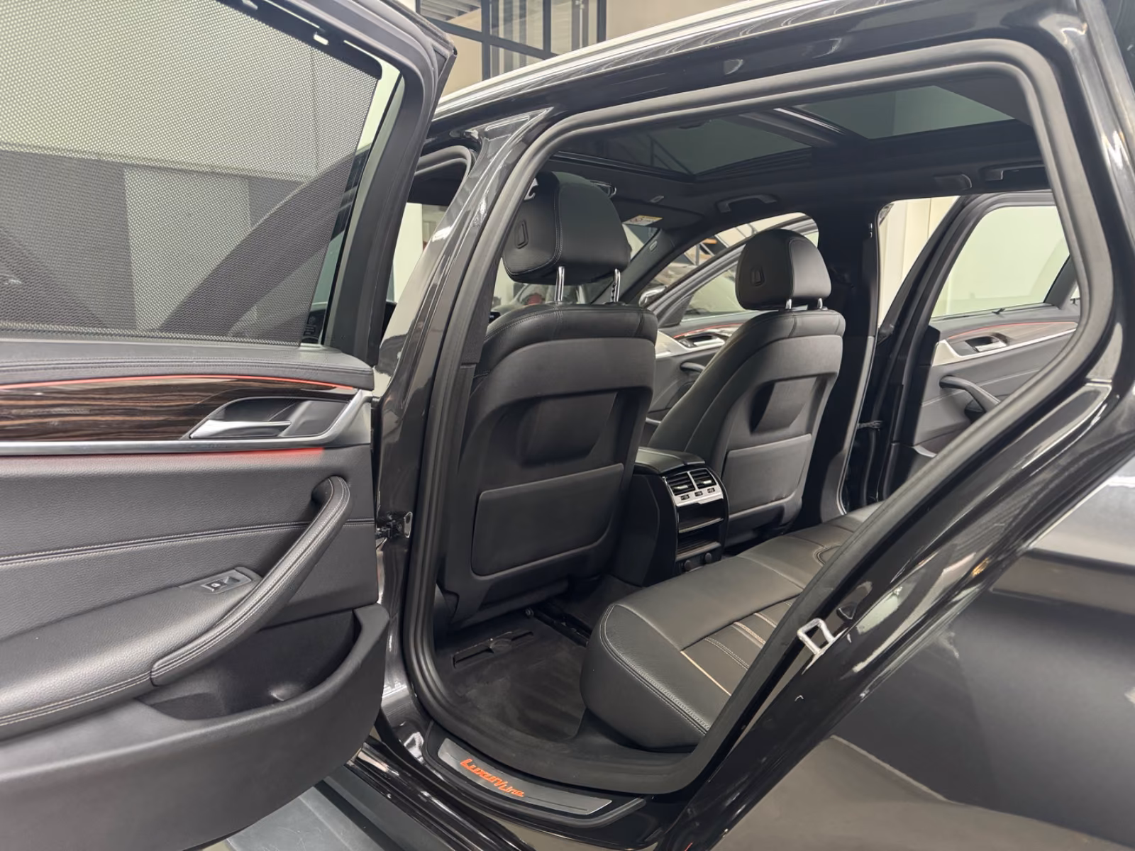 BMW 520dT LuxLine Pano Keyless NaviProf HifiPro
