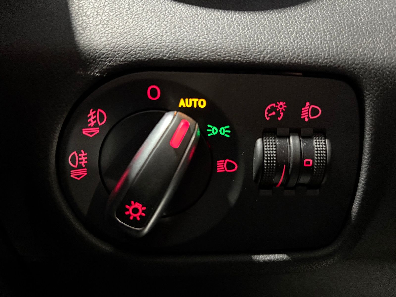 Fahrzeugabbildung Audi A1 Sportback design/S-TRONIC/PDC/NAVI/SHZ/KLIMA