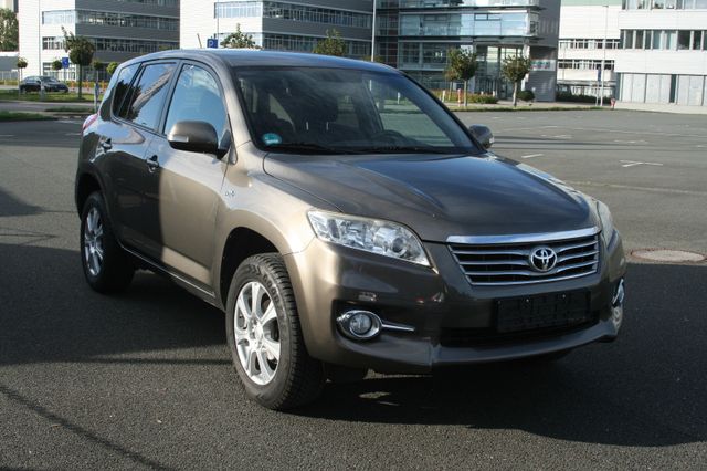 Toyota RAV 4 2,2-l-D-4D 4x4 Life Automatik Life