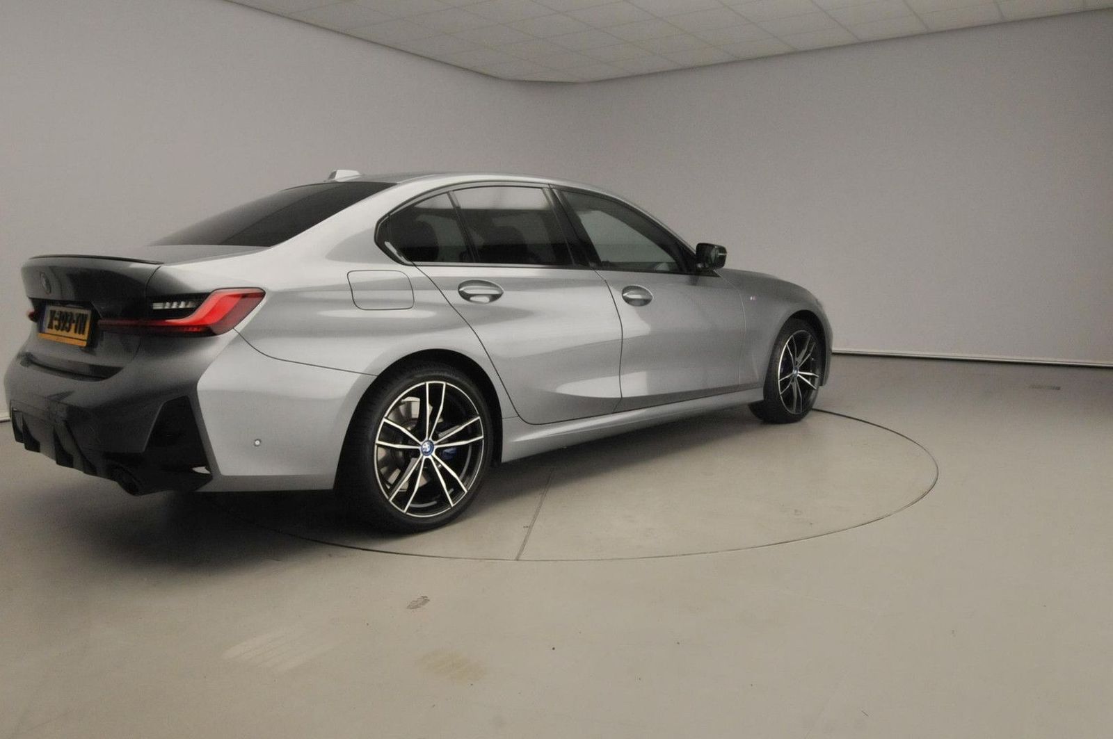 BMW 320 3 Serie Sedan 320e | M-Sportpakket | LED | H imagem 2