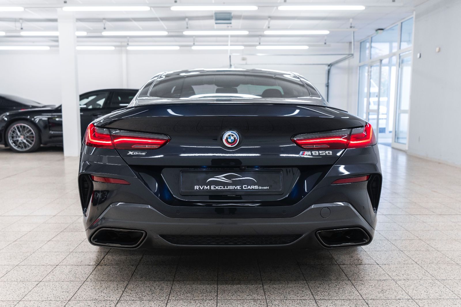 Fahrzeugabbildung BMW M850i xDrive Coupe HUD H&K 360° LASER INDIVIDUAL