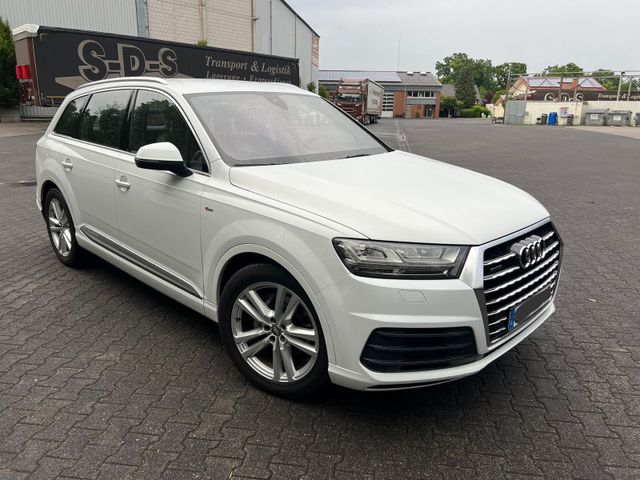 AUDI Audi Q7 3.0 TDI S-Line