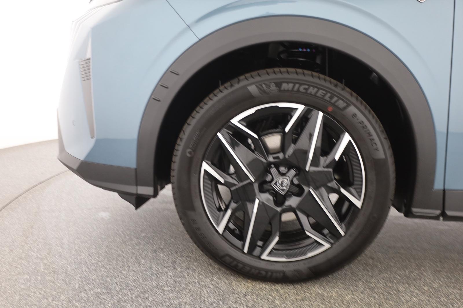 Peugeot 3008 GT 1.2 Hybrid 145 Aut. LED ACC Navi AHK