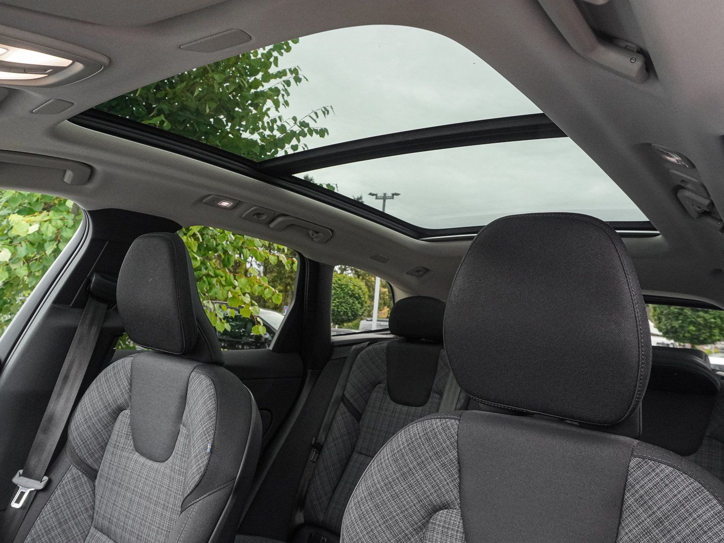 Volvo XC60 T6 AWD Core Bright Plug-in Hybrid AHK PANO foto 8