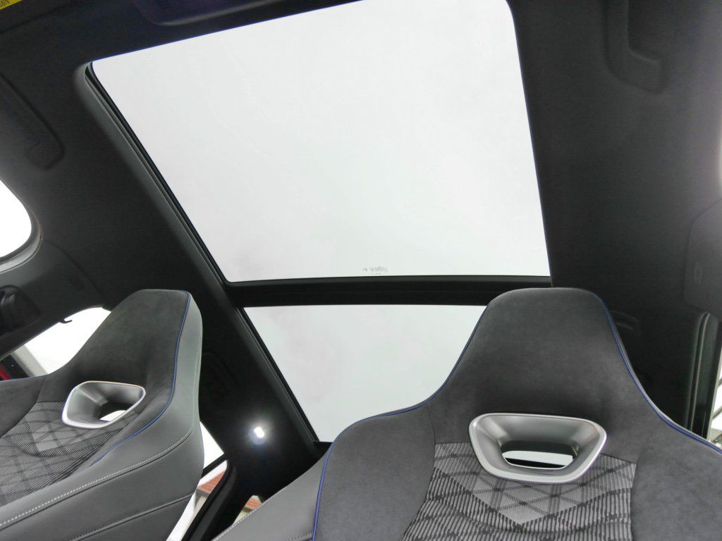 Fahrzeugabbildung Volkswagen Passat Variant R-Line 2.0  TDI DSG AHK Pano