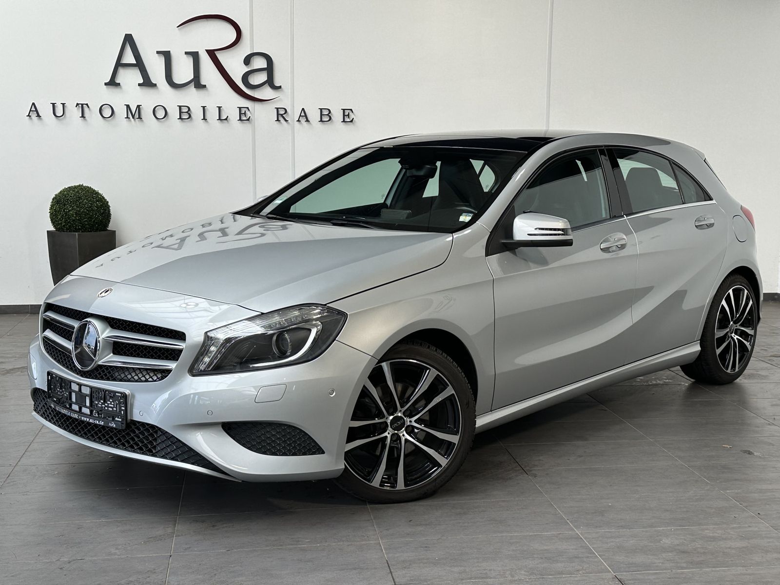 Fahrzeugabbildung Mercedes-Benz A 200 CDI Urban DCT NAV+XEN+SHZ+PANO+TEMPOMAT