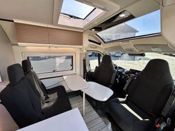 Westfalia Columbus 640 E 180 PS 8G SKYVIEW SOLAR SCHRANK