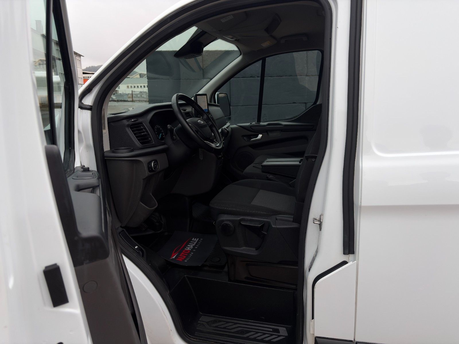 Fahrzeugabbildung Ford Transit Custom 300 L2 H1 Trend Navi Kamera Temp.