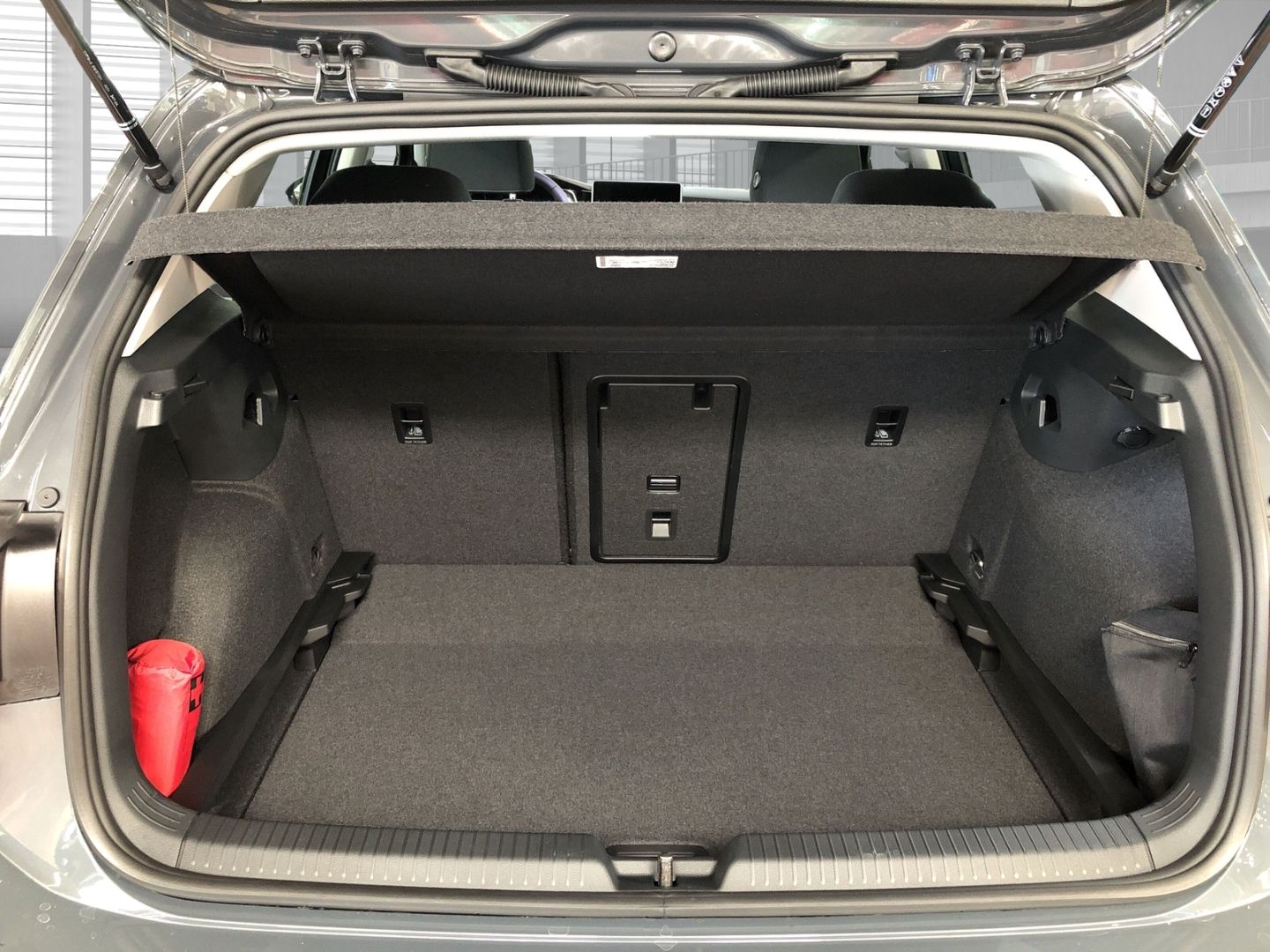 Fahrzeugabbildung Volkswagen Golf Life 1.5 TSI Digitales Cockpit LED Sperrdif