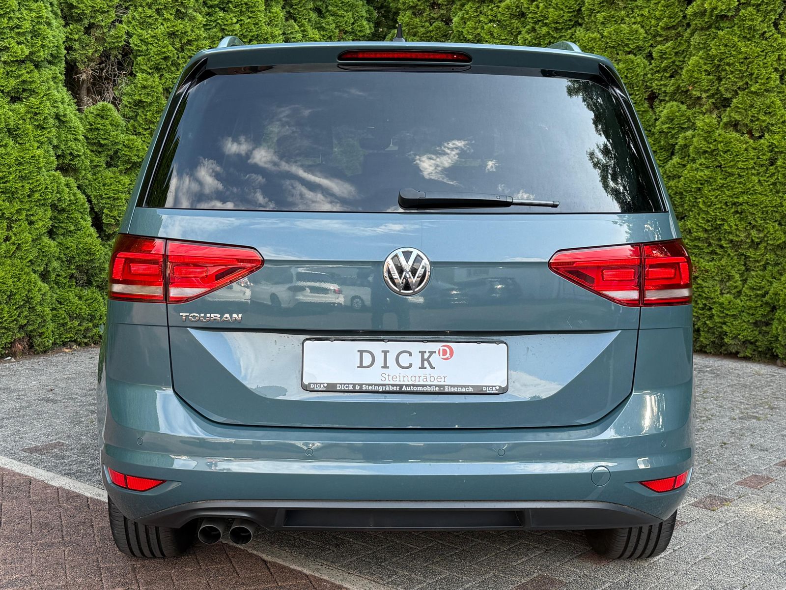 Fahrzeugabbildung Volkswagen Touran 2.0 TDI DSG IQ.DRIVE LED+ACC+NAV+SHZ+DAB