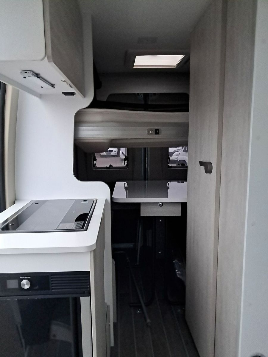 Fahrzeugabbildung Roller Team Livingstone K2 Hubbett,Markise,Tempomat