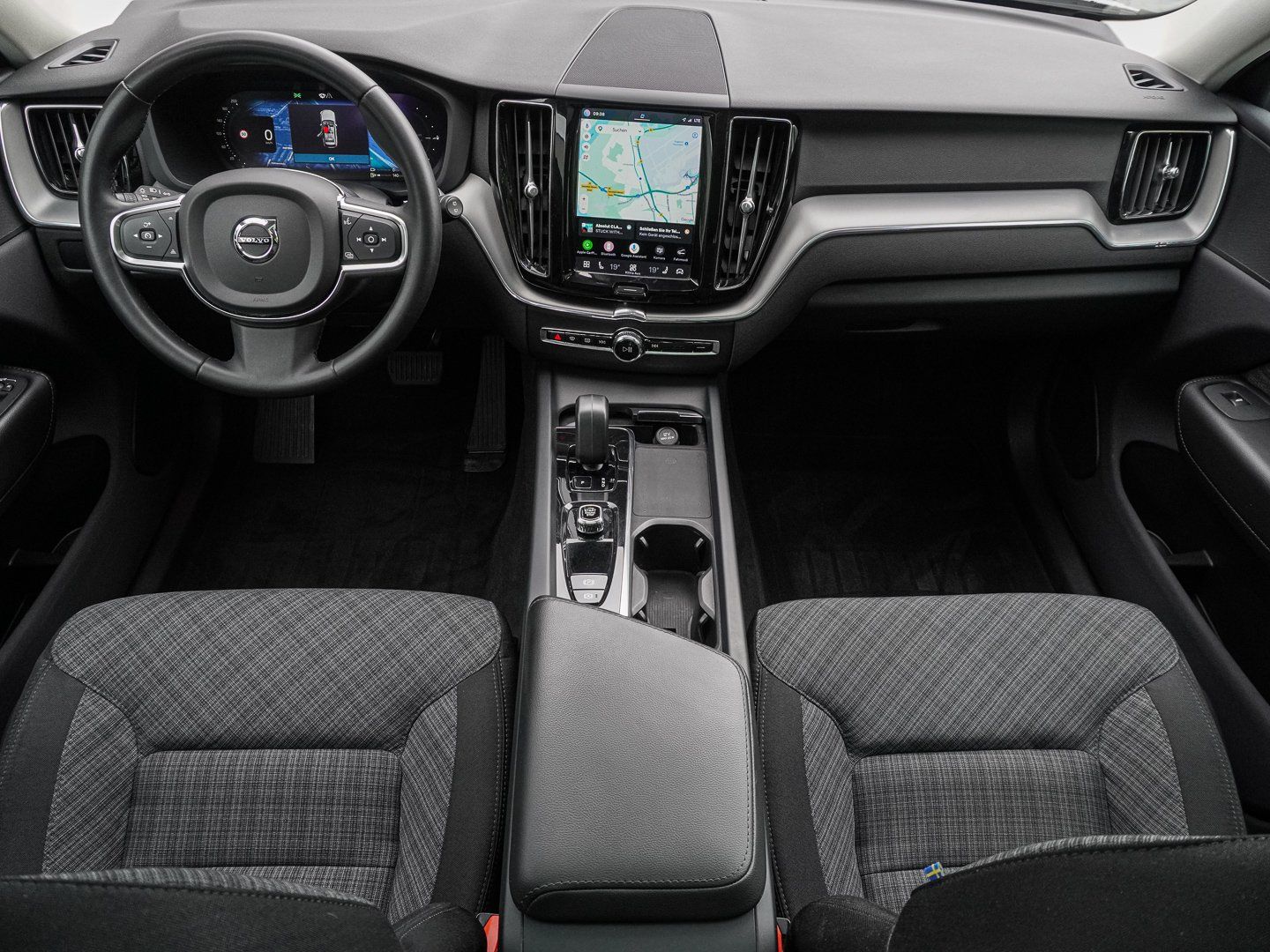 Volvo XC60 T6 AWD Core Bright Plug-in Hybrid AHK PANO foto 11