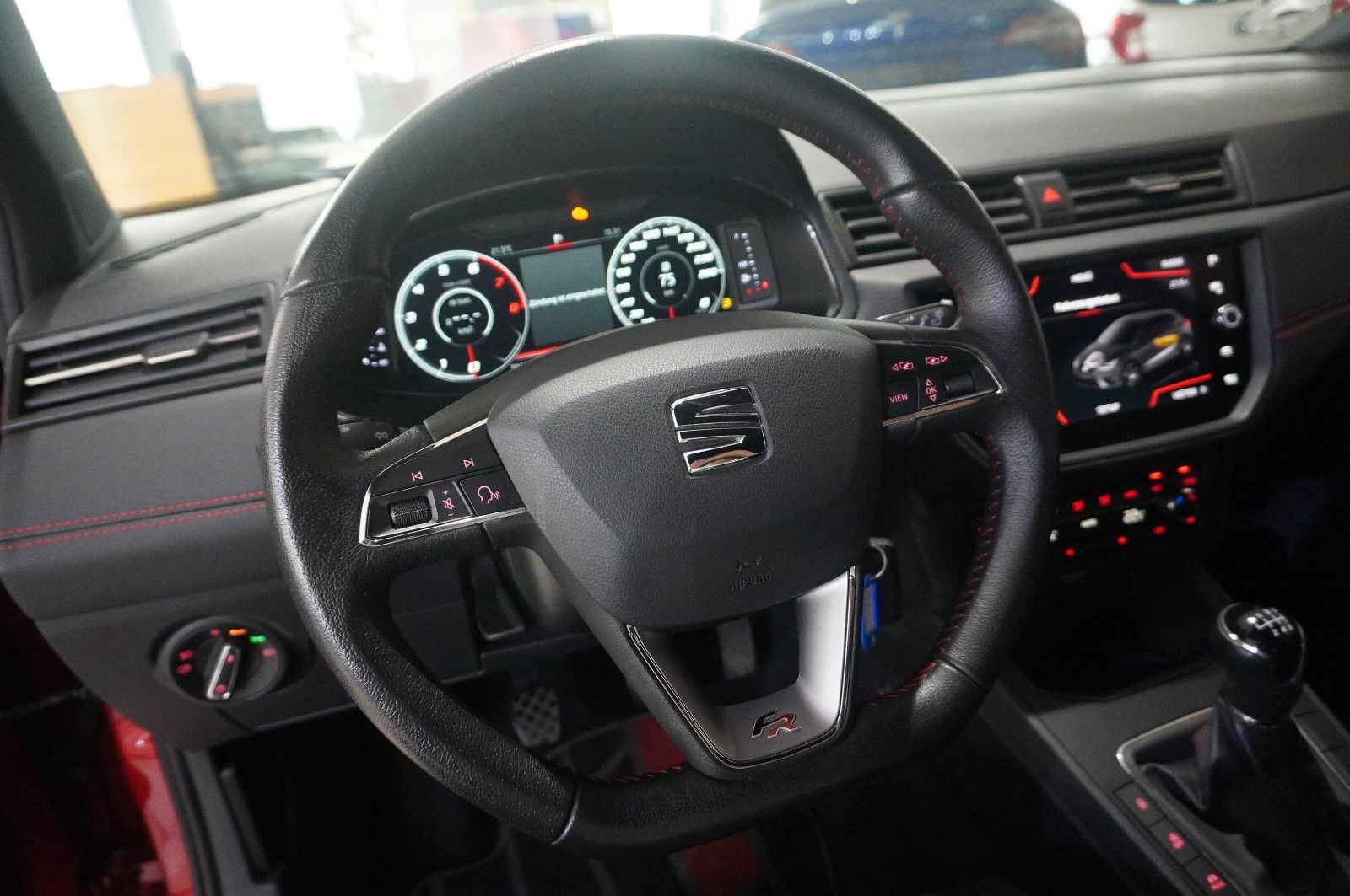 Fahrzeugabbildung SEAT Ibiza 1.0 TSI FR SPORT NAVI/LED/VIRTU./SHZ/TEMP.