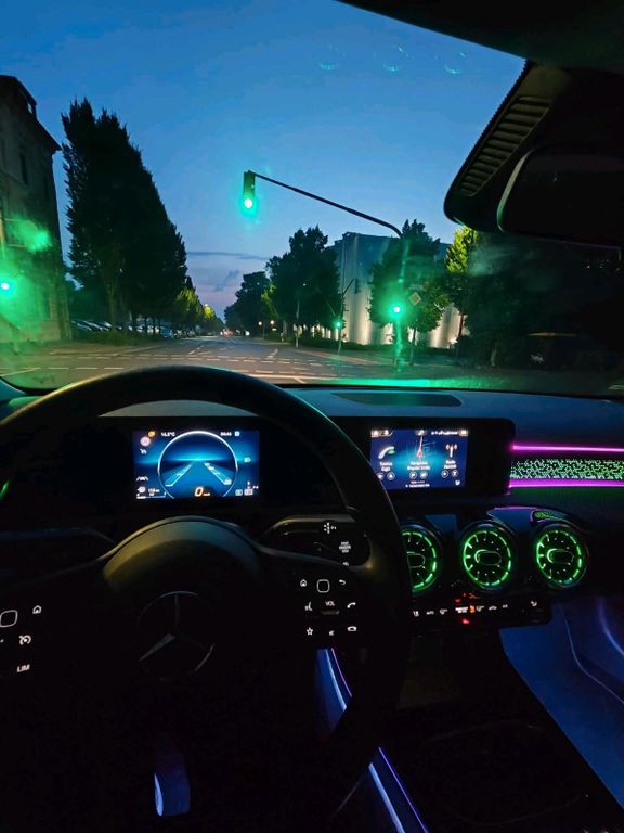 Image of Mercedes-Benz CLA 200 Shooting Brake