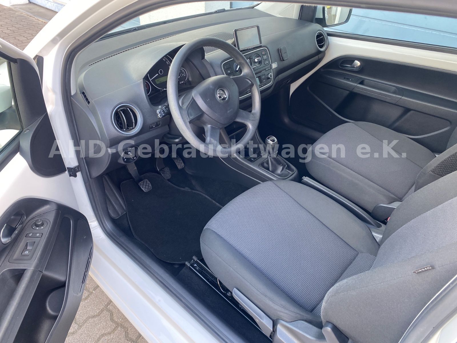 Fahrzeugabbildung SKODA Citigo Elegance Navi SHZ PDC Tempomat Alufelgen