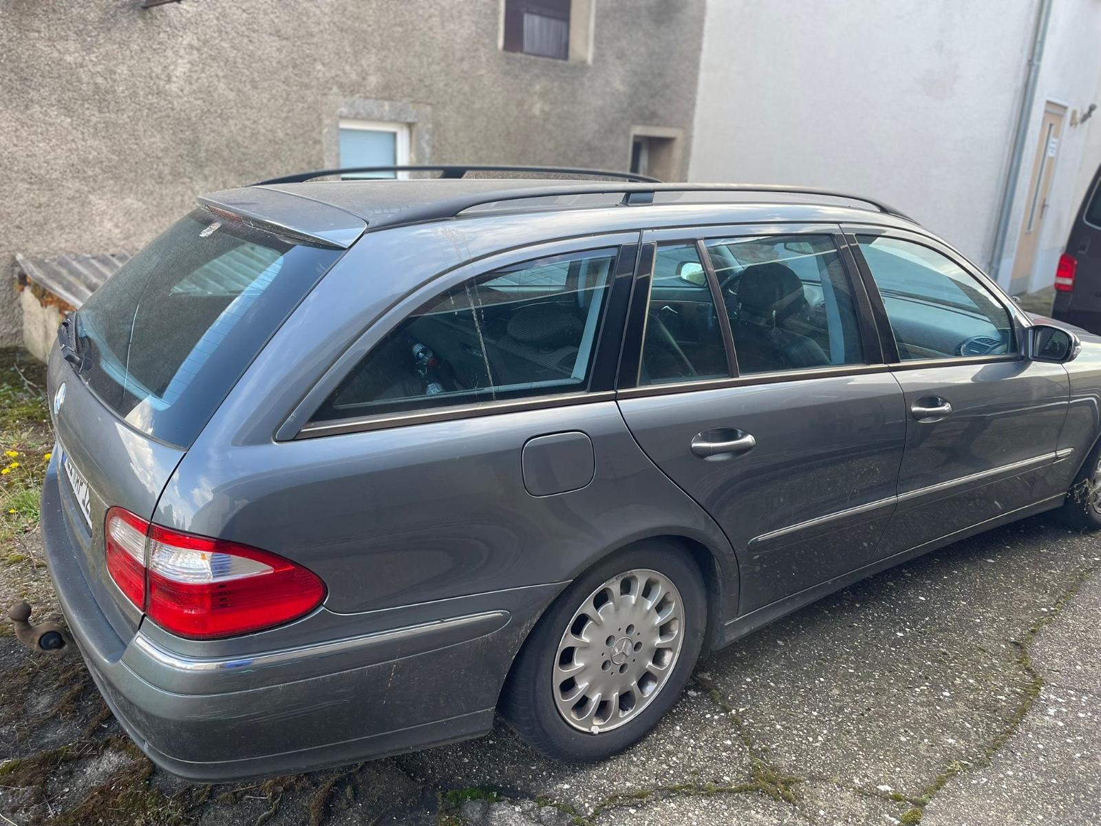 Mercedes-Benz E 220 E -Klasse T-Modell E 220 T CDI