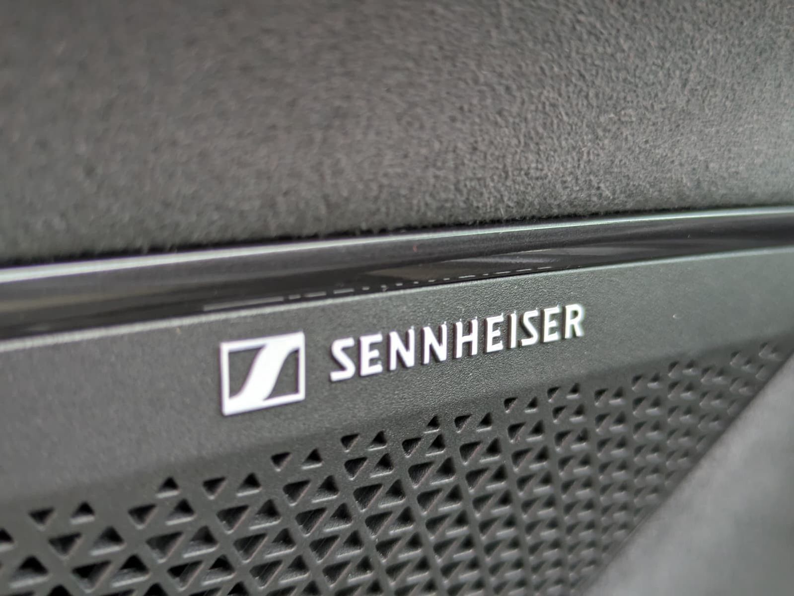 Fahrzeugabbildung CUPRA Formentor 1.5 eTSI PANO*MATRIX*SENNH.*DINAM*360°