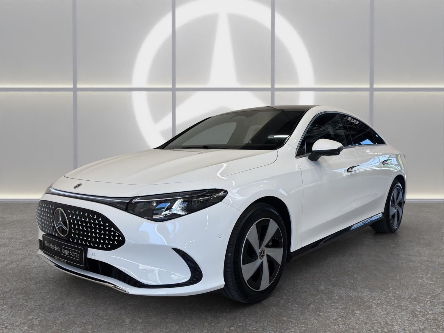 MERCEDES-BENZ CLA 250 + EQ PROGRESSIVE PANO+RFK+DIST+MULTIBEAM