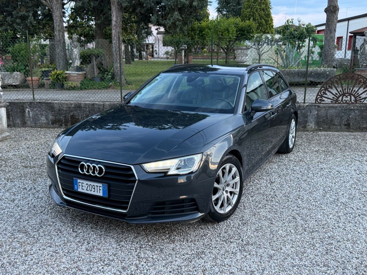 AUDI A4