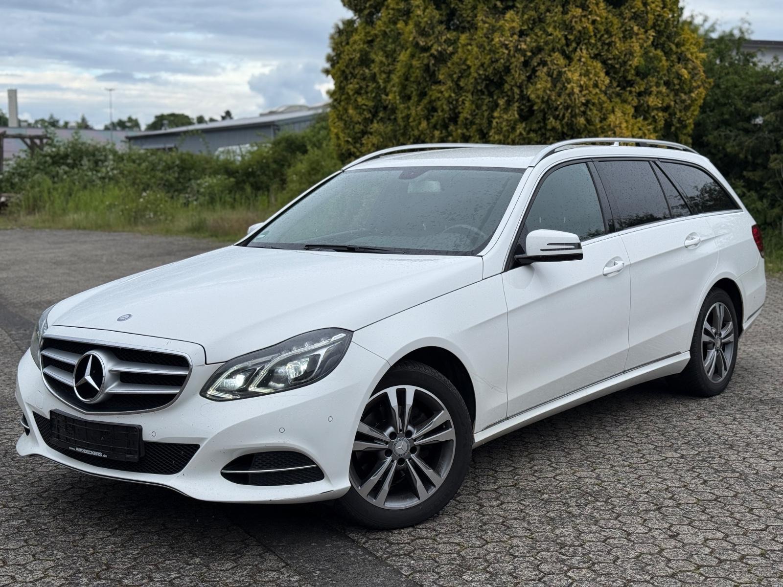 Mercedes-Benz E 220 T-BlueTec * 9G AUTOMATIK * NAVI * LED *