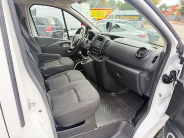 Opel Vivaro - 12