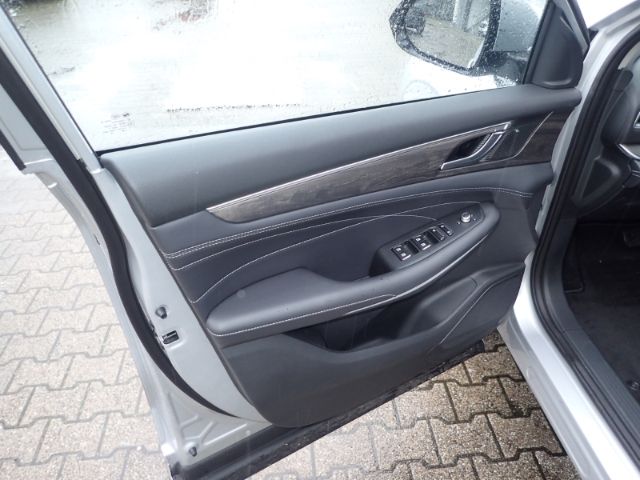 Fahrzeugabbildung DFSK Fengon E5 PHEV El. Panodach digitales Cockpit So