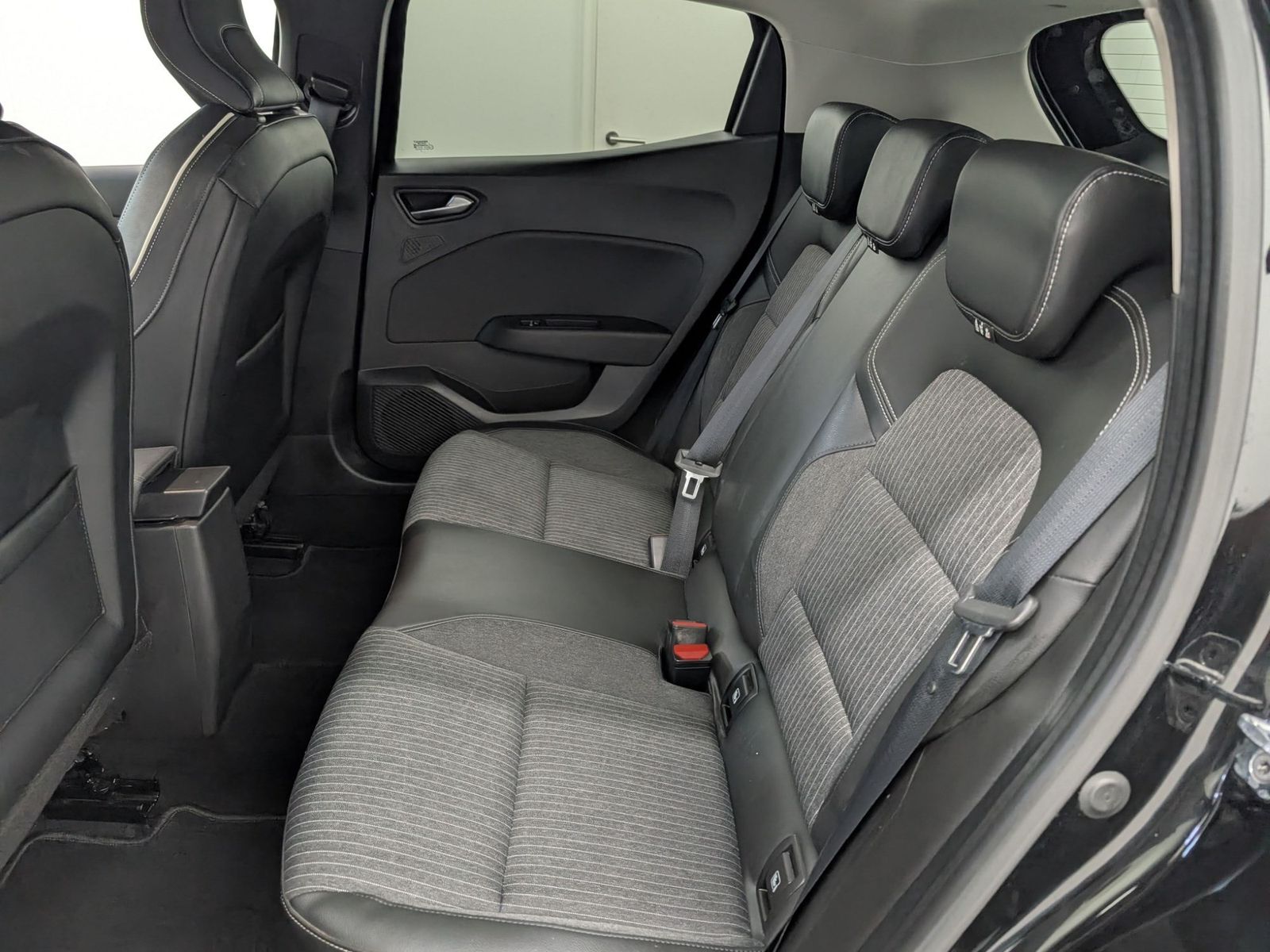 RENAULT Clio TCe 100 Intens Navi SHZ Kamera – Bild 9