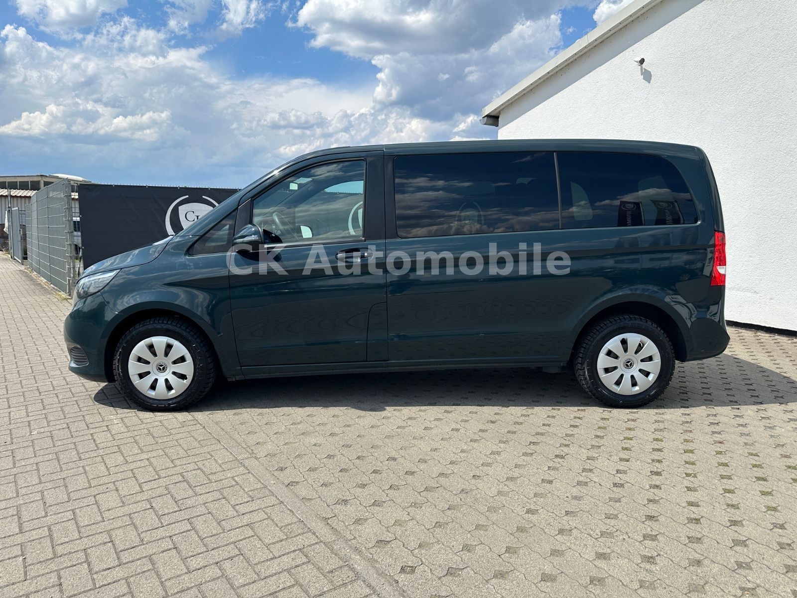 Fahrzeugabbildung Mercedes-Benz V 200d Rise Kompakt/5 Sitze/Klima/ Tempomat